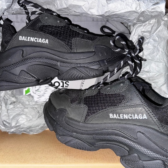 Balenciagas Triple S Black - Picture 1 of 5